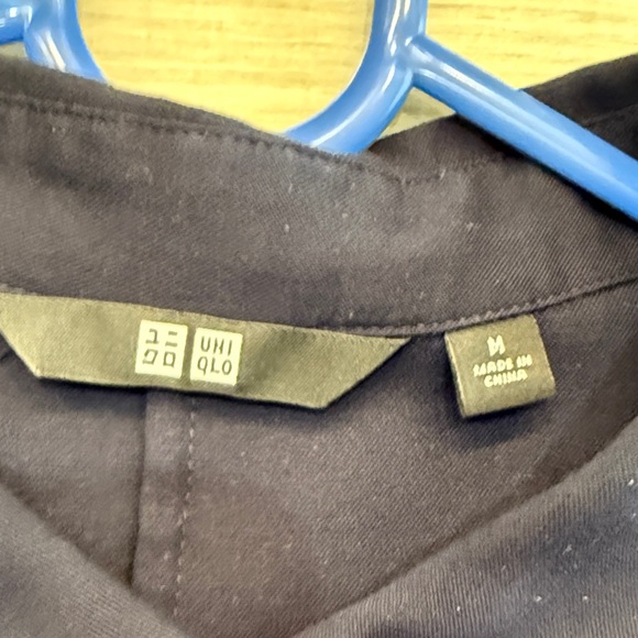 Uniqlo Dark Blue Button-Up Blouse size medium, short sleeve collared top - Picture 2 of 7